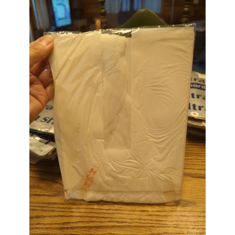 New Vintage Ultra Shear Pantyhose White Fits 5 Ft To 5'8 And 100 To‎ 160 Lb